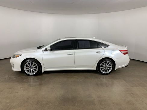 Used 2014 Toyota Avalon Limited w/ Technology Package image 16