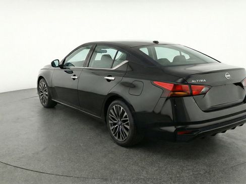 Used 2025 Nissan Altima 2.5 SV image 6