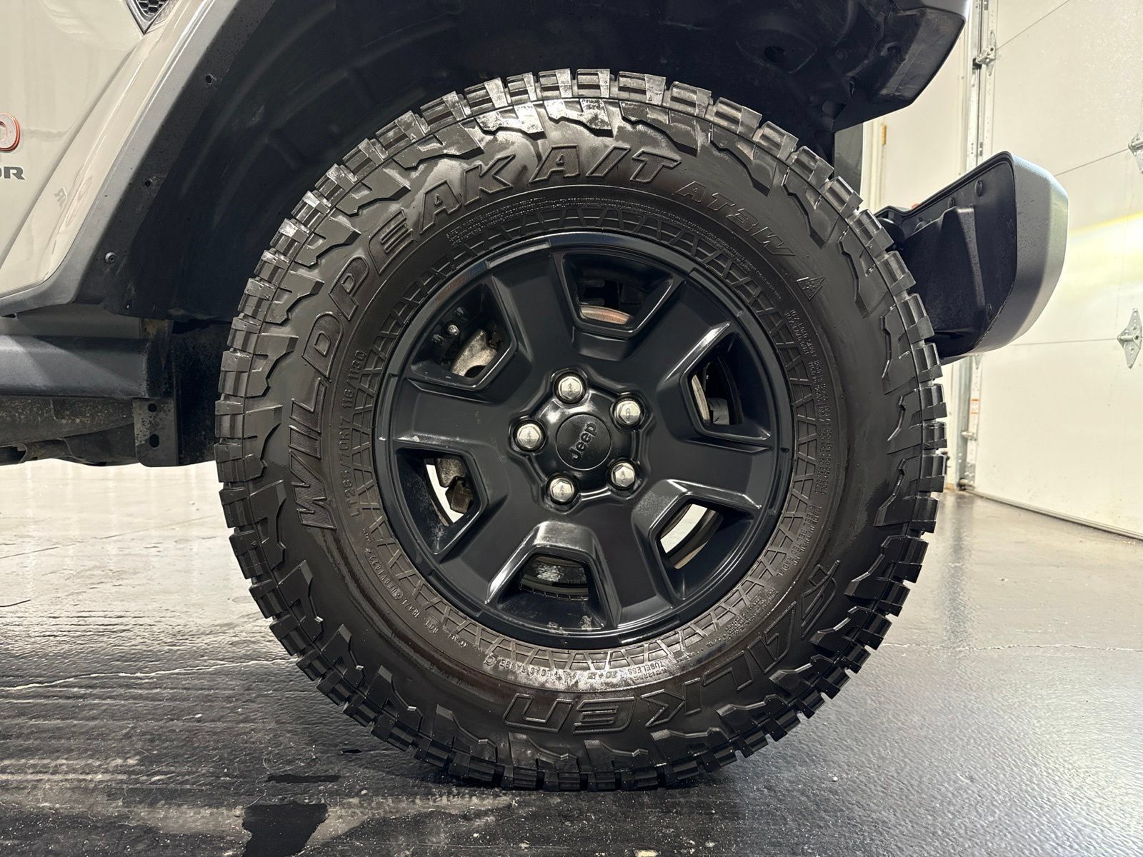 Used 2022 Jeep Gladiator Mojave w/ LED Lighting Group AWD/4WD image 9