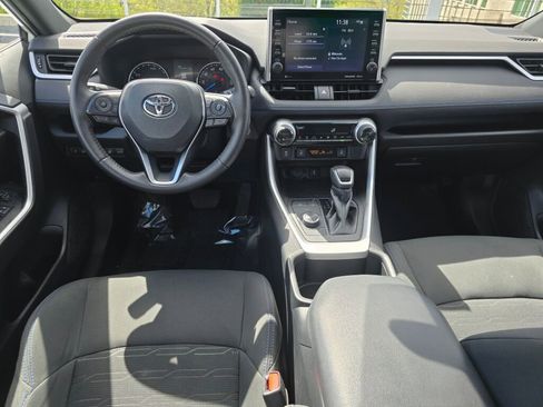 Used 2022 Toyota RAV4 SE w/ Convenience Package AWD/4WD image 18