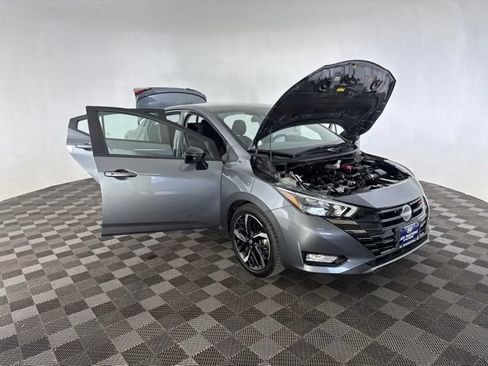 Used 2024 Nissan Versa SR FWD image 14
