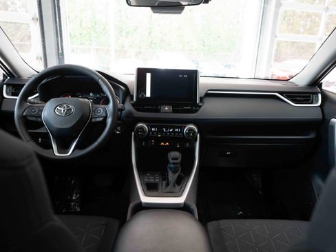 Used 2025 Toyota RAV4 XLE w/ Convenience Package image 20