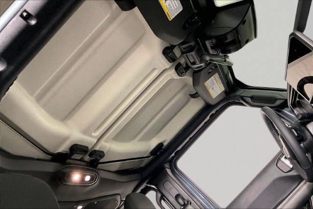 Used 2026 Jeep Wrangler Unlimited Sahara AWD/4WD image 24