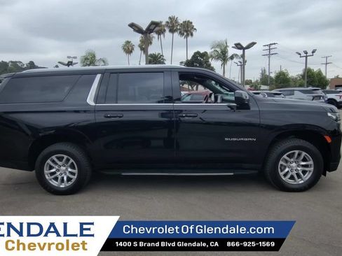 Certified 2024 Chevrolet Suburban LT AWD/4WD image 9