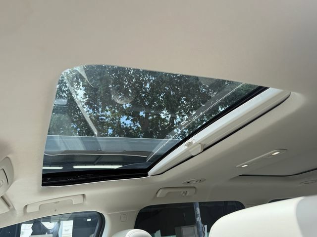 Certified 2023 GMC Acadia Denali w/ Denali Ultimate Package FWD image 21