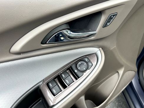 Used 2025 Chevrolet Malibu LT image 28