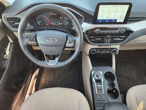 Used 2022 Ford Escape SE w/ SE Sport Appearance Package image 26