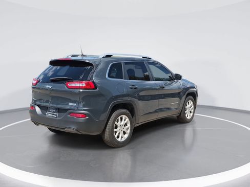 Used 2018 Jeep Cherokee Latitude Plus AWD/4WD image 8