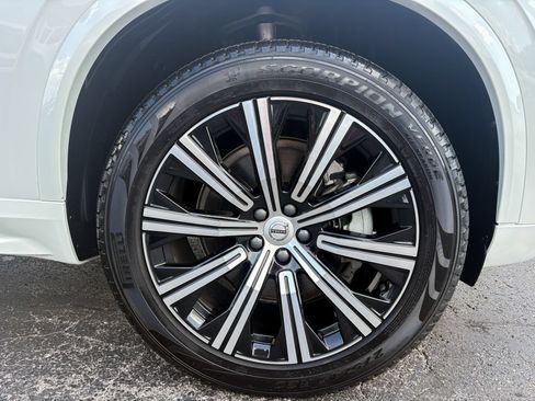 Used 2025 Volvo XC90 B5 Core AWD/4WD image 39