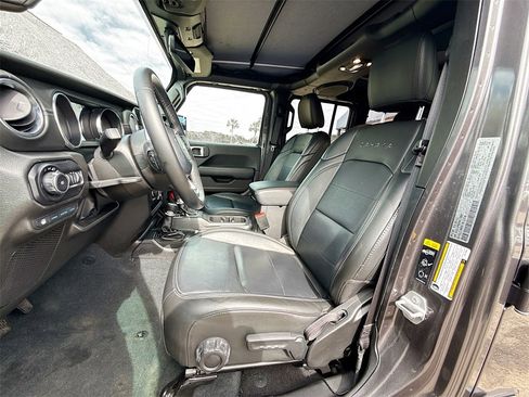 Used 2022 Jeep Wrangler Unlimited Sahara image 23