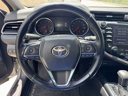 Used 2019 Toyota Camry XSE image 9