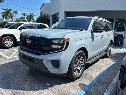 Used 2025 Ford Expedition Active RWD image 1