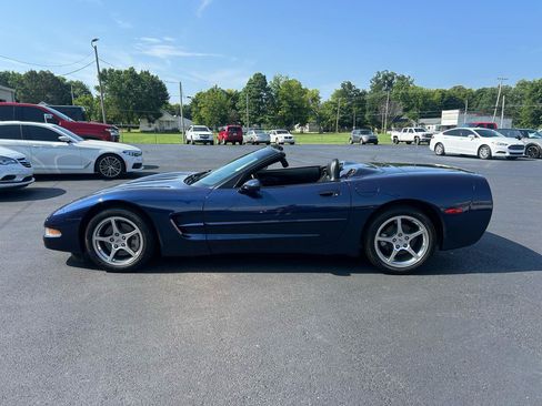 Used 2000 Chevrolet Corvette Convertible w/ Performance Handling Pkg RWD image 9