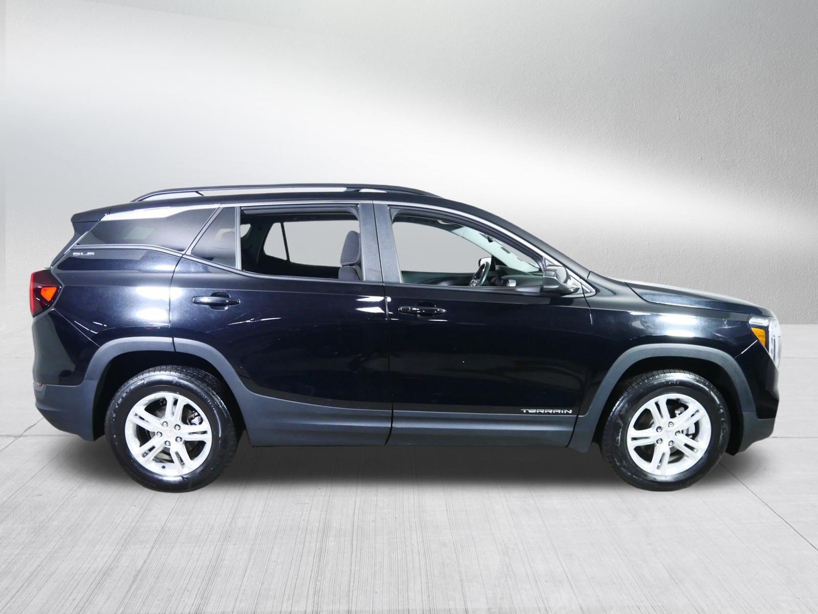 Used 2023 GMC Terrain SLE w/ Driver Convenience Package AWD/4WD image 8