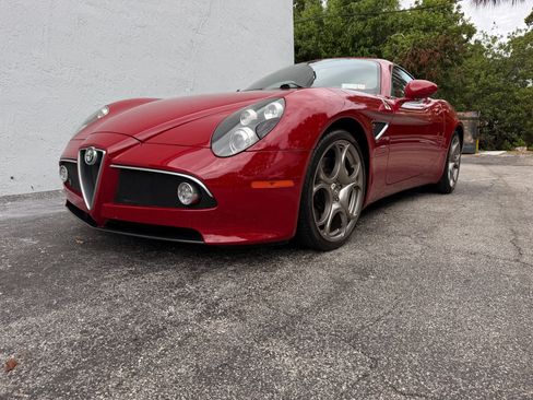 Used 2008 Alfa Romeo 8C Competizione RWD image 1