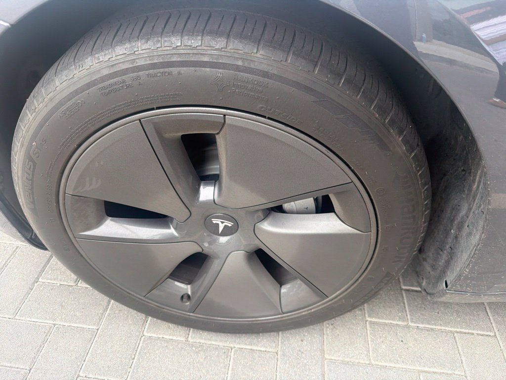 Used 2023 Tesla Model 3 Standard Range RWD image 5