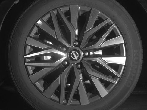 Used 2025 Nissan Altima 2.5 SV FWD image 12