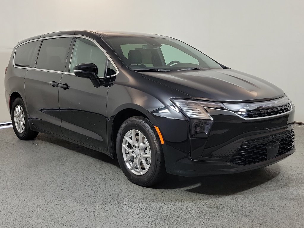 New 2027 Chrysler Pacifica Select FWD image 1