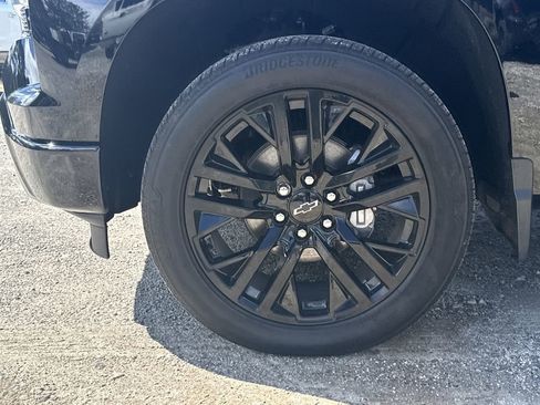 Used 2024 Chevrolet Silverado 1500 High Country w/ Technology Package image 11