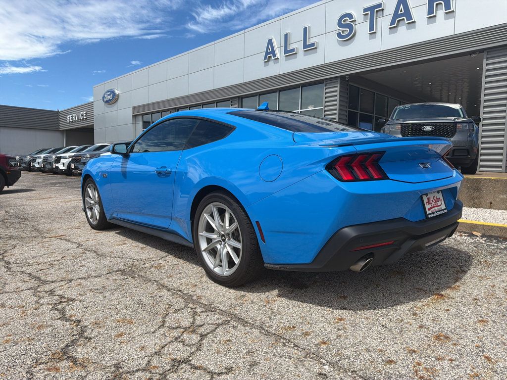 Used 2025 Ford Mustang GT Premium RWD image 7