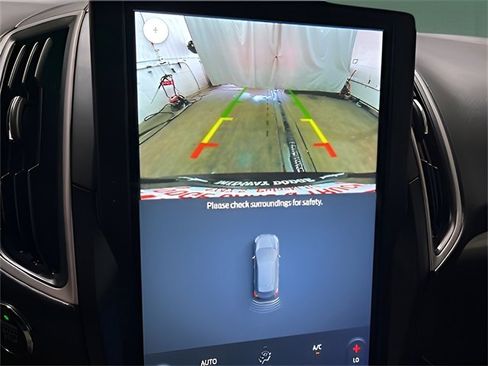 Used 2024 Ford Edge SEL image 32