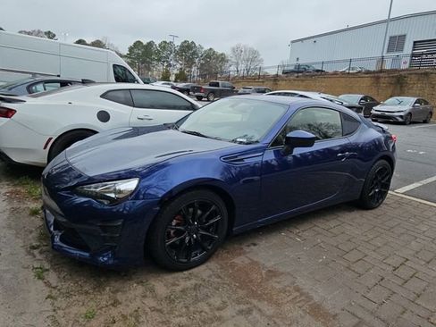 Used 2019 Toyota 86 image 3
