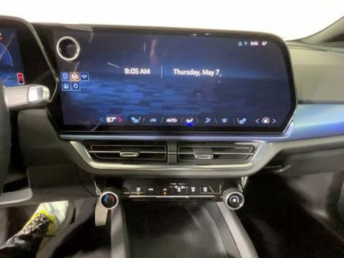 Used 2024 Chevrolet Equinox EV LT FWD image 35