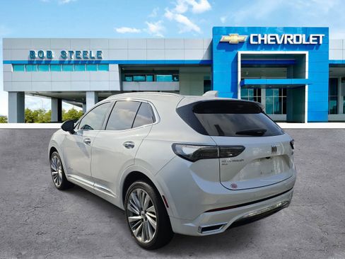 Used 2025 Buick Envision Avenir AWD/4WD image 4