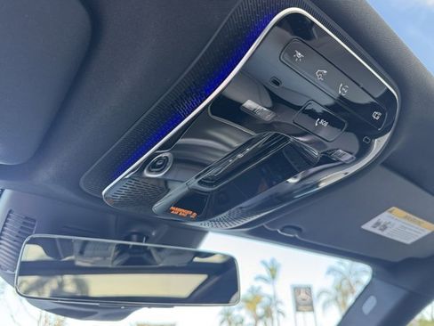 Used 2025 Mercedes-Benz GLC 350e 4MATIC image 23