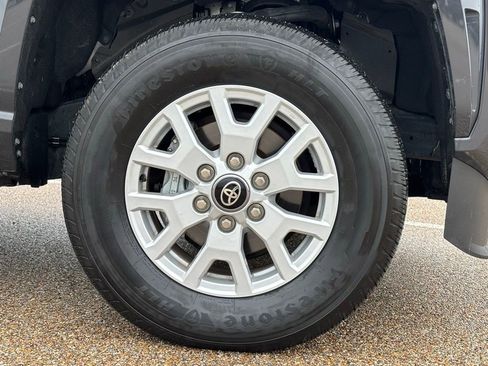 Used 2025 Toyota Tacoma SR5 AWD/4WD image 8