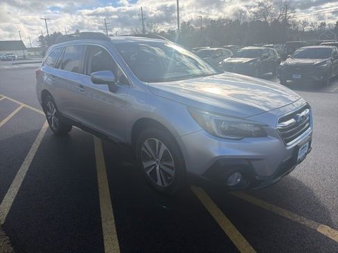 Used 2019 Subaru Outback 2.5i Limited image 3