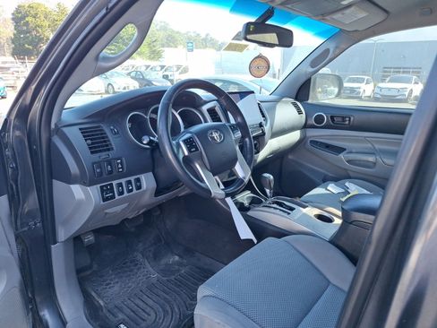 Used 2013 Toyota Tacoma 4x4 Double Cab w/ TRD Off-Road Pkg image 8