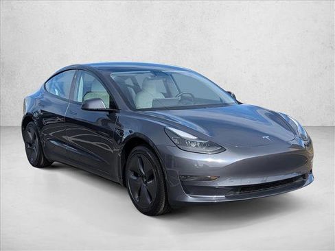 Used 2021 Tesla Model 3 Standard Range Plus image 3