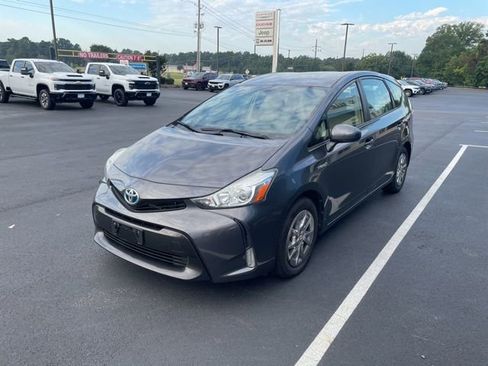 Used 2017 Toyota Prius V Four image 3