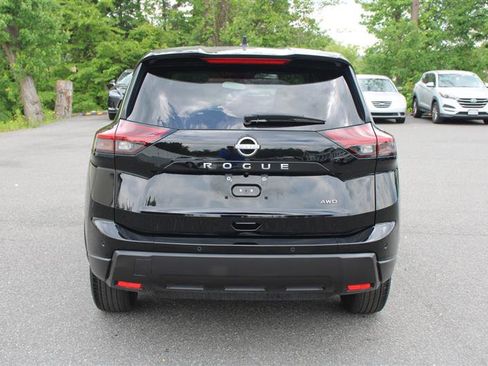Used 2025 Nissan Rogue S AWD/4WD image 7