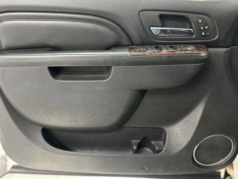 Used 2011 GMC Yukon XL Denali image 18