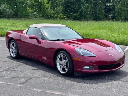Used 2007 Chevrolet Corvette Convertible w/ Preferred Equipment Group RWD image 4