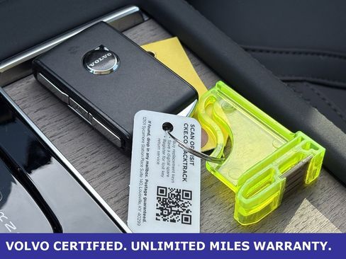 Certified 2025 Volvo XC90 B6 Plus image 39