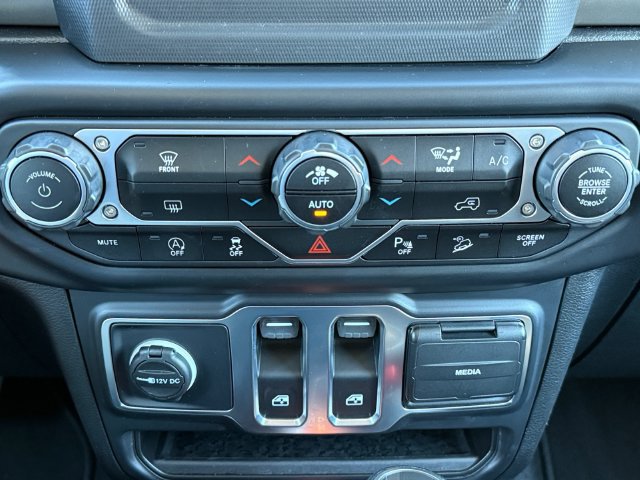 Used 2021 Jeep Wrangler Sport AWD/4WD image 23