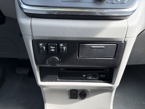 Used 2019 Toyota Sienna XLE Premium AWD/4WD image 23