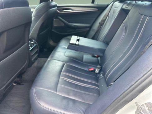 Used 2019 BMW 530i w/ M Sport Package RWD image 16