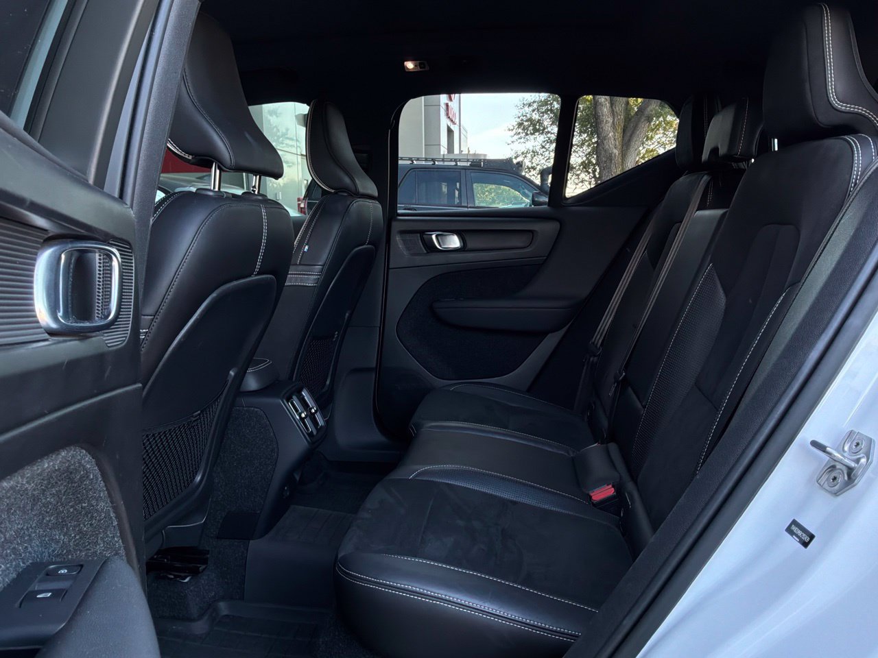 Used 2019 Volvo XC40 T5 R-Design AWD/4WD image 13