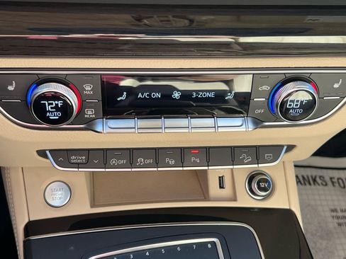 Used 2020 Audi Q5 Prestige w/ Prestige Package image 21