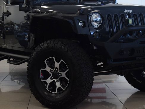 Used 2017 Jeep Wrangler Unlimited Sport w/ Quick Order Package 24S AWD/4WD image 4