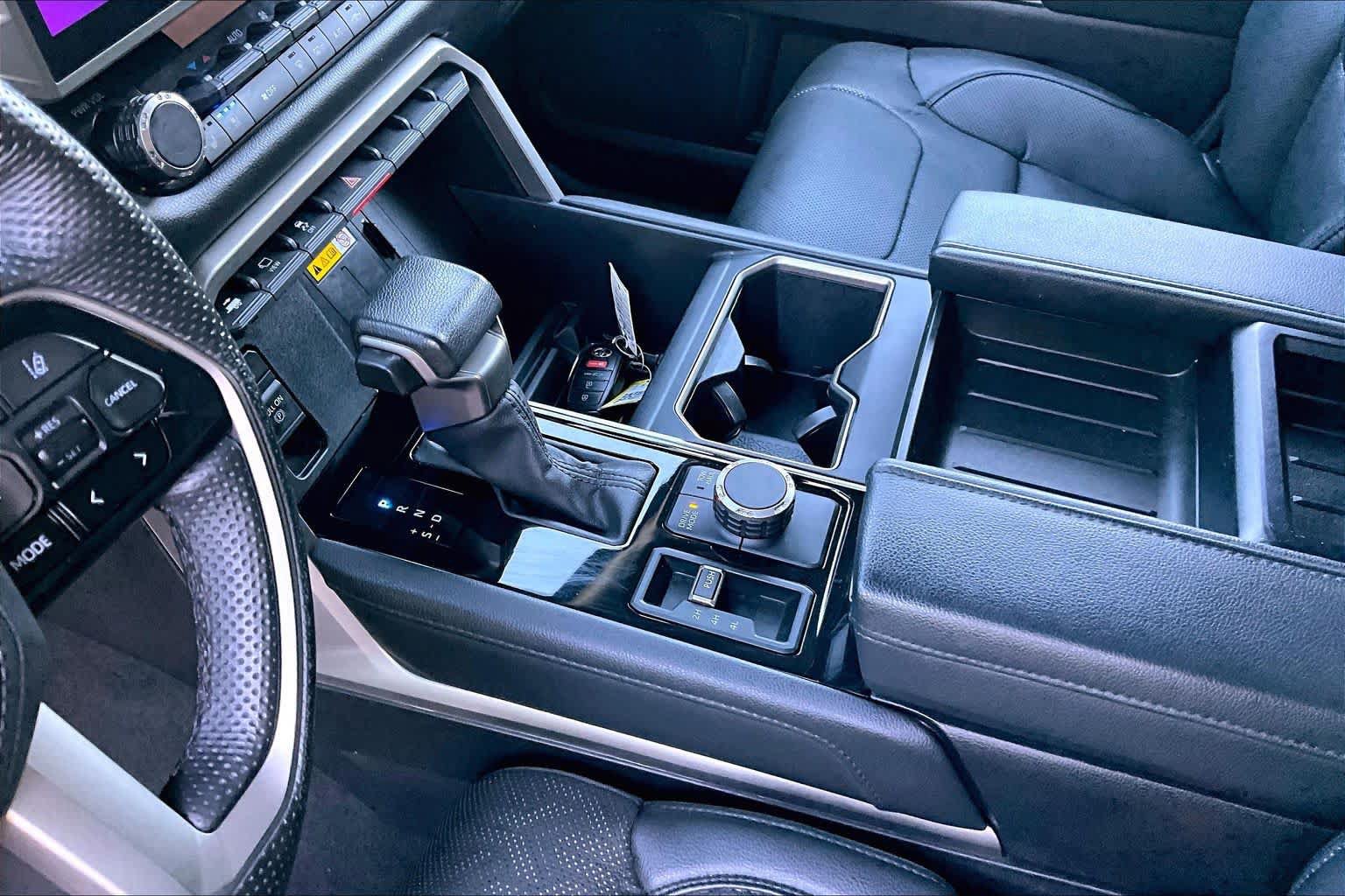 Used 2024 Toyota Tundra Limited AWD/4WD image 29