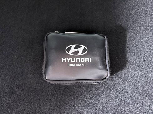 Used 2023 Hyundai Elantra SEL w/ Convenience Package image 9