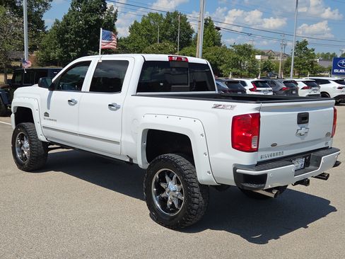 Used 2017 Chevrolet Silverado 1500 LTZ Z71 w/ LTZ Plus Package AWD/4WD image 5
