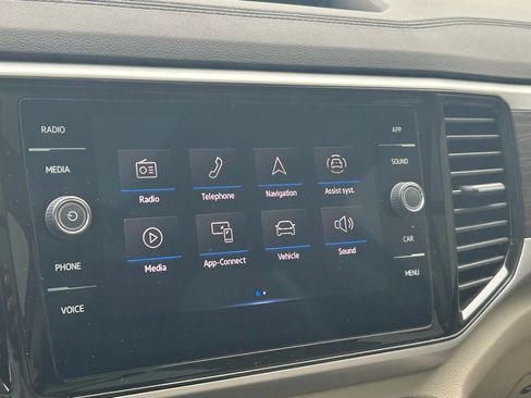 Used 2023 Volkswagen Atlas SE w/ Panoramic Sunroof Package image 15