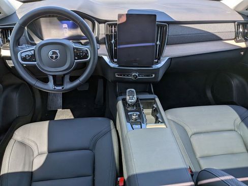 Used 2025 Volvo XC90 B6 Plus AWD/4WD image 22