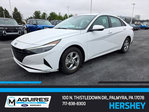 Used 2023 Hyundai Elantra SE image 1